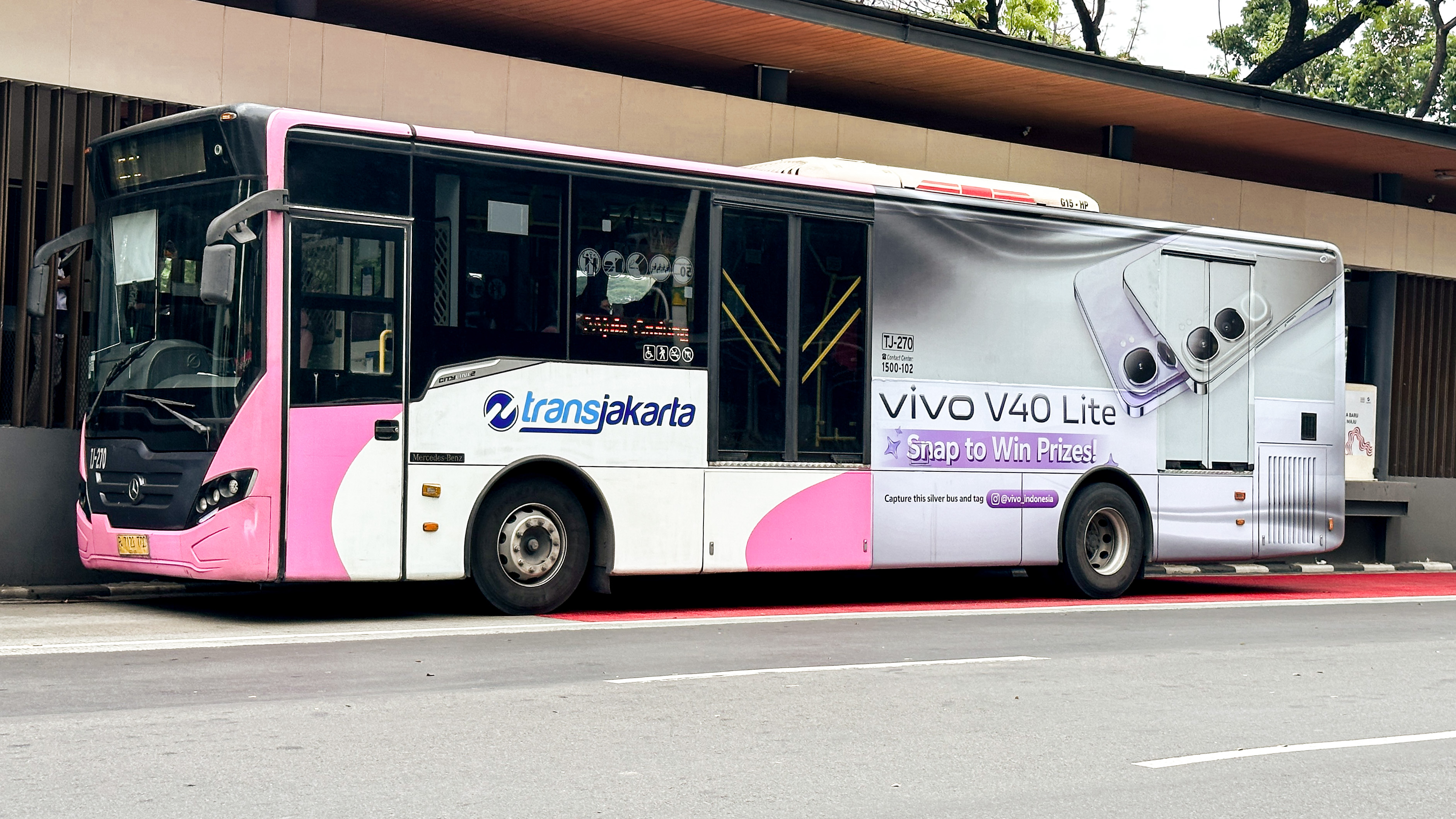 iklan Vivo hp di Transjakarta.jpg