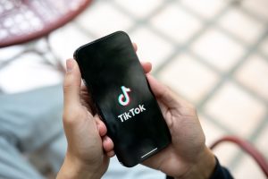 Mulai Beriklan dengan Tiktok, Spotify dan Aplikasi lainnya