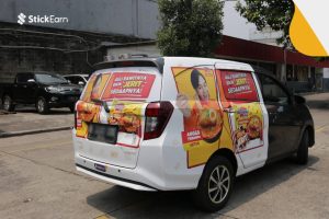 Contoh Iklan Produk Makanan di Car Advertising