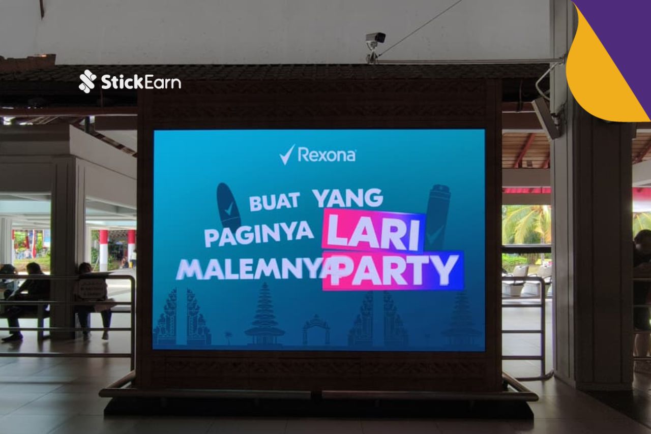 Bandara menjadi salah satu lokasi yang strategis untuk promosi. Karena itu, Anda wajib pelajari iklan di bandara dari jenis-jenisnya di sini.