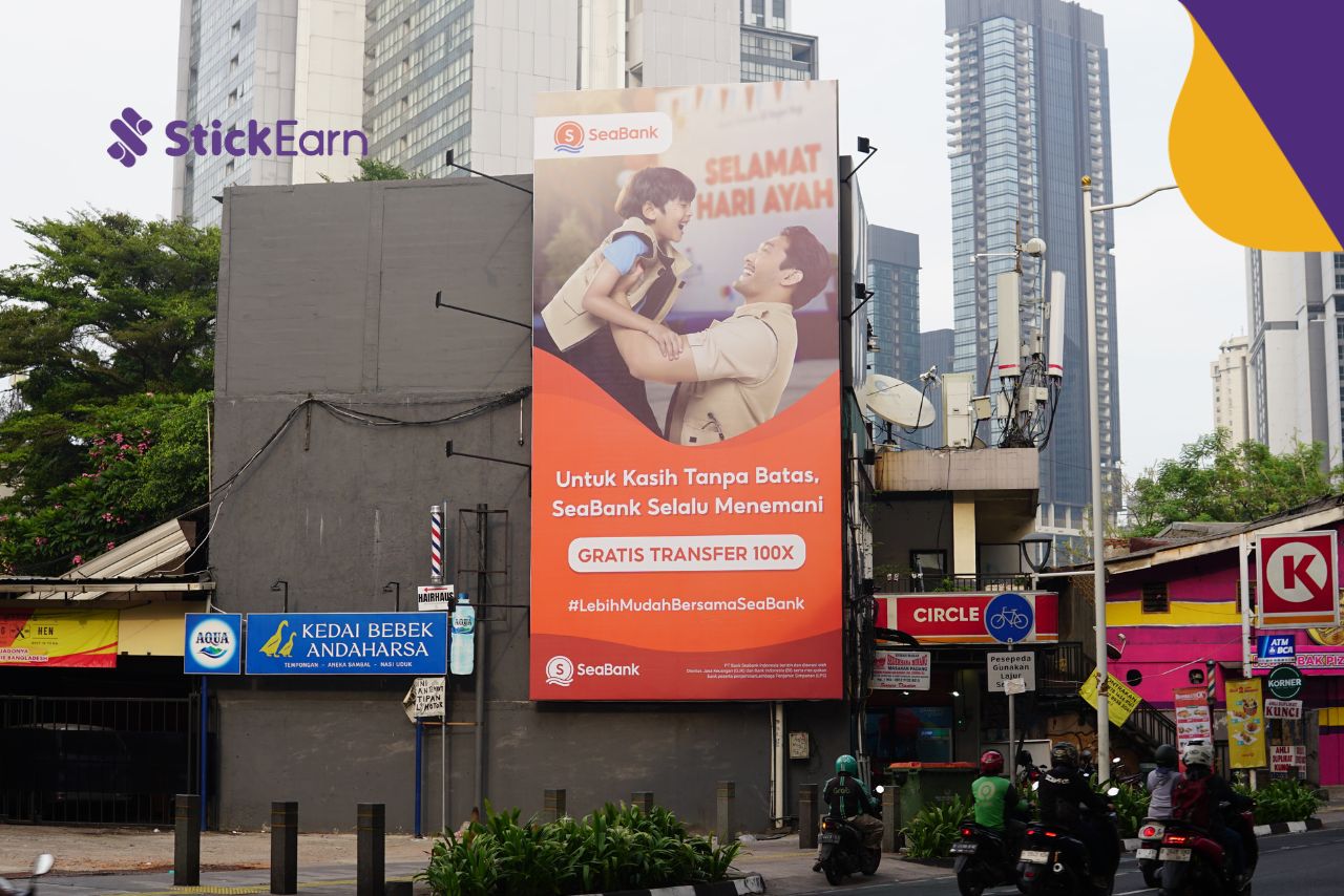Tak hanya promosi, OOH juga brand atau organisasi manfaatkan untuk kebutuhan edukasi. Salah satunya Billboard iklan layanan masyarakat ini.