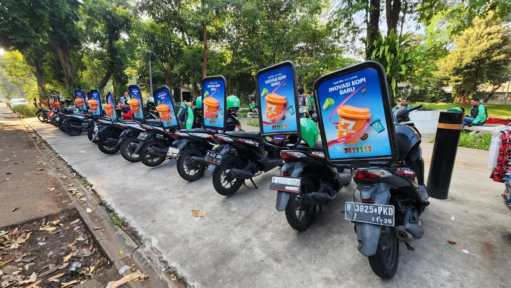 Iklan 3D di Motorbike Advertising