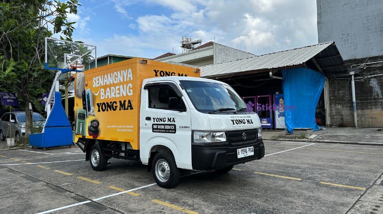 Contoh iklan di mobil box