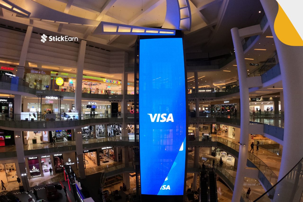 Temukan media iklan di mall yang efektif untuk promosi produk. Ada LED Videotron Indoor, outdoor, sampai aktivasi campaign OOH yang menarik.