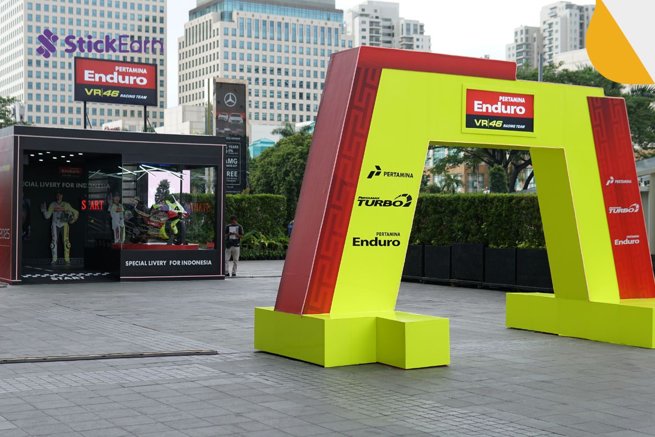 Peluncuran special livery Pertamina Enduro VR46 Racing jadi bukti strategi pemasaran Pertamina Lubricant di OOH yang menarik dan interaktif.