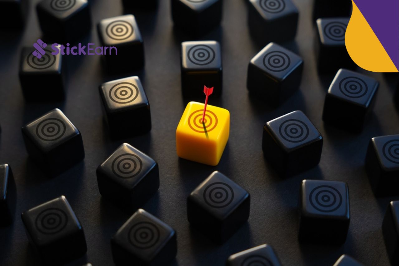 Ambient marketing adalah salah satu kegiatan pemasaran yang wajib Anda ketahui karena strategi ini menawarkan cara pemasaran yang unik.