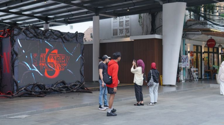 booth iklan Netflix untuk promosi